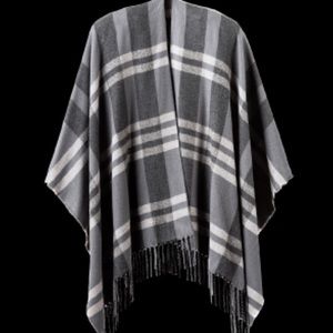 Causebox Siizu Poncho Brand new!
